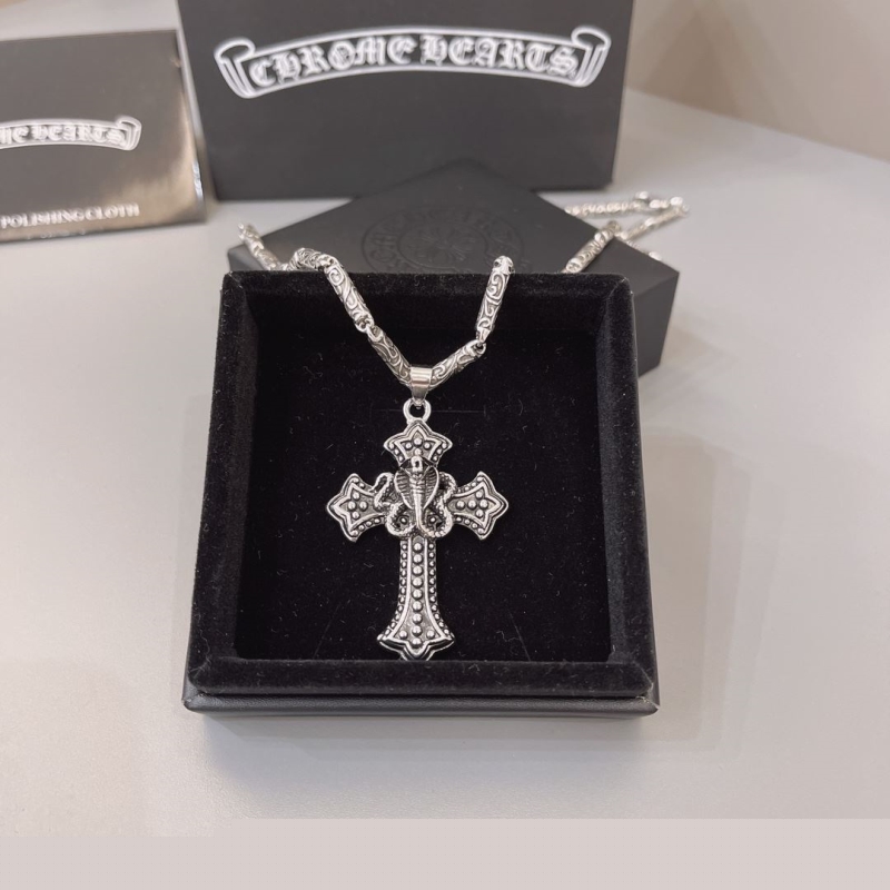 Ch**me He**ts necklaces